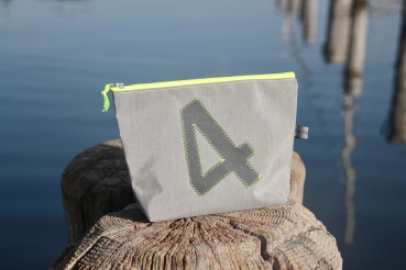 wasserdichte Airtexkosmetiktasche in grau mit dunkelgrauer 4